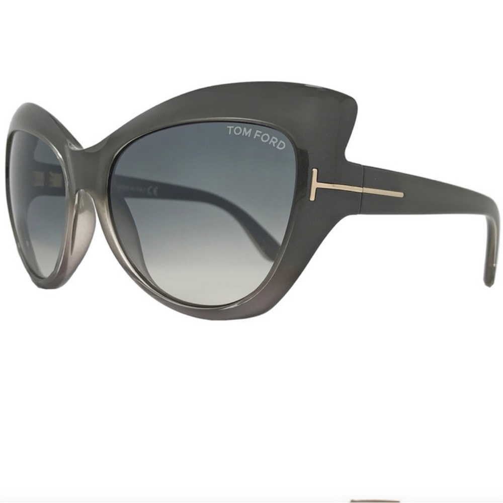 Tom Ford 'Bardot' Cat-Eye  in dove grey, not scratches and never worn.